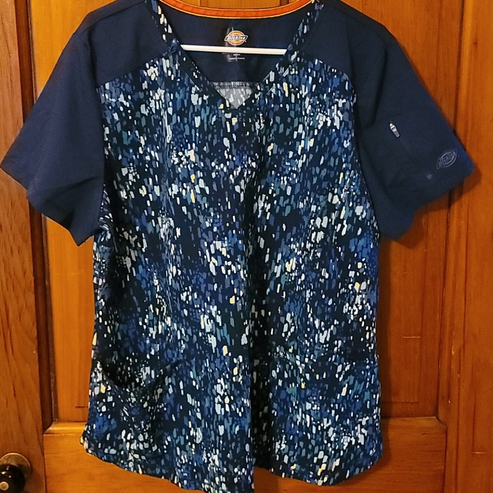 Dickies scrub top size L